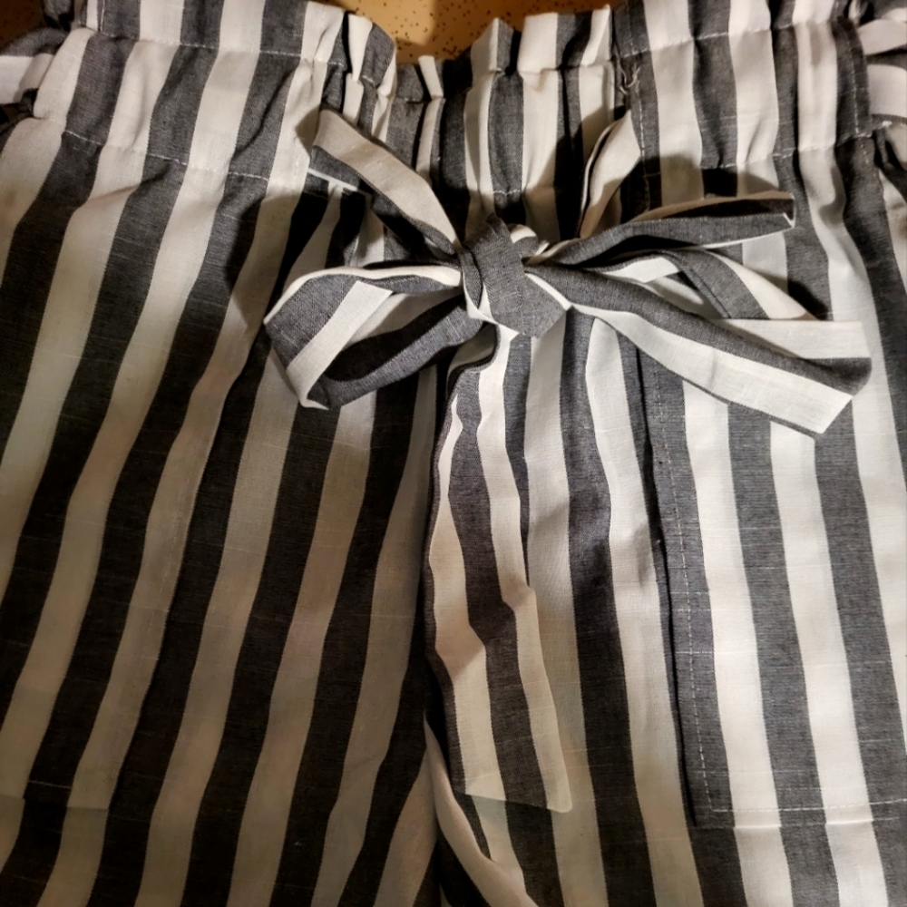 5/$20 Sale! Dark grey and white stripped shorts by Shein